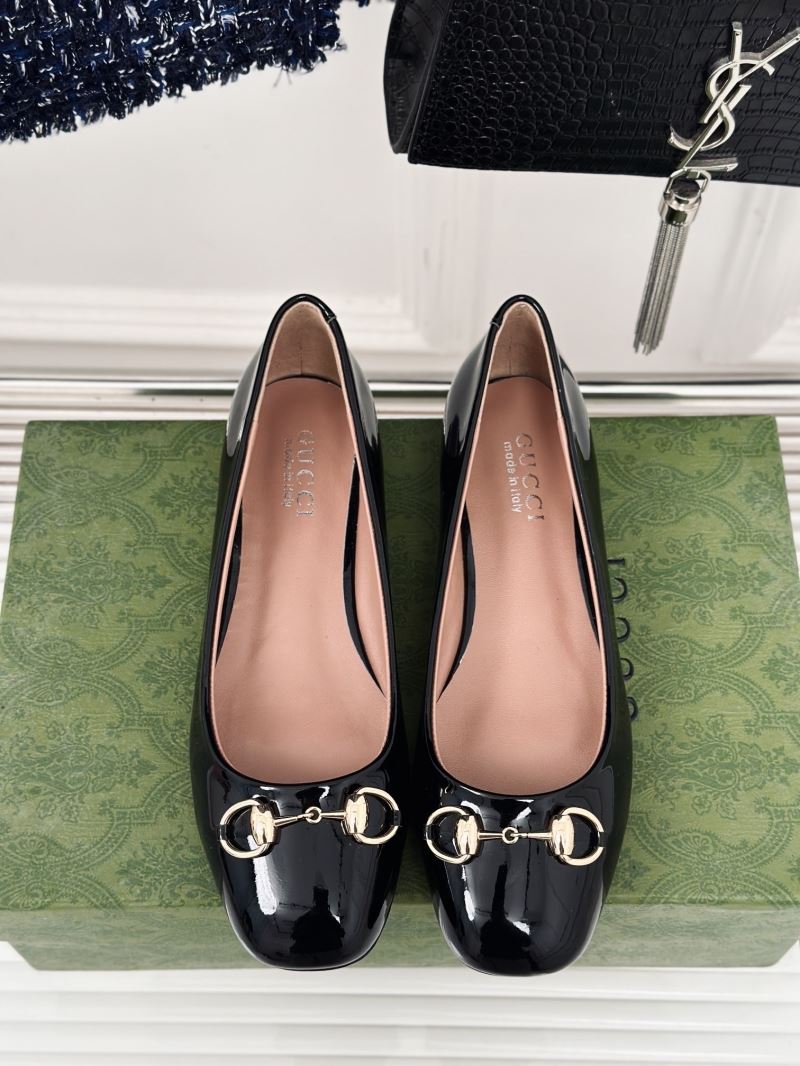 Gucci Flat Shoes